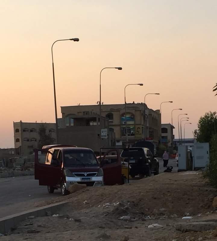حويل منطقة الشباب فى مدينة العبور إلى ورش سيارات  (3)