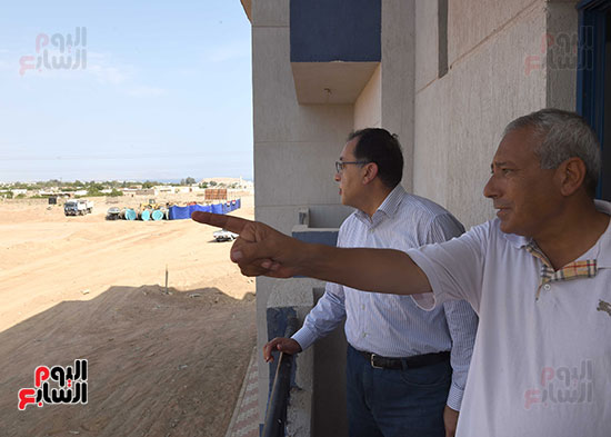 صور رئيس الوزراء يتفقد مشروع تطوير مناطق الرويسات بشرم الشيخ (7)