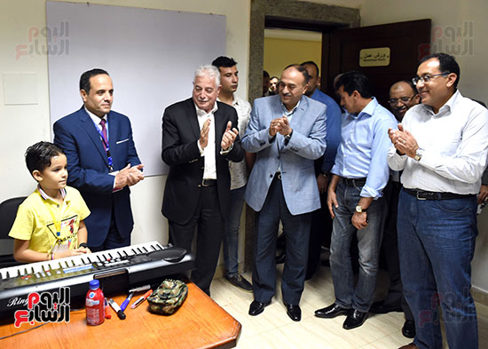 صور رئيس الوزراء يتفقد مدينة الشباب والرياضة بشرم الشيخ (5)