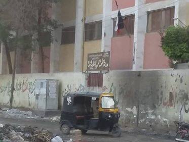 القمامة تحاصر مدارس شبرا الخيمة