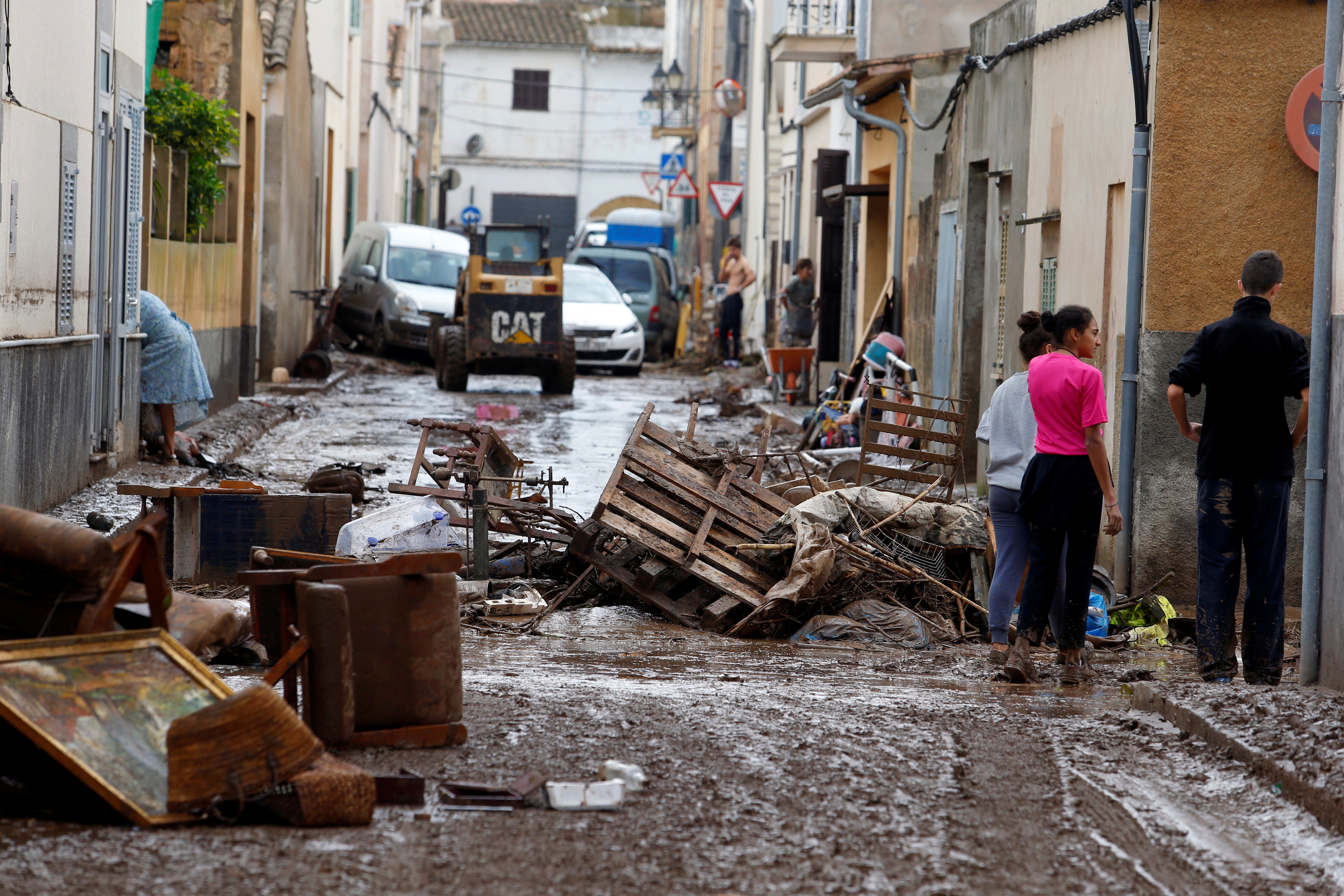 تداعيات كارثية على المواطنين الأسبان بعد الفيضانات