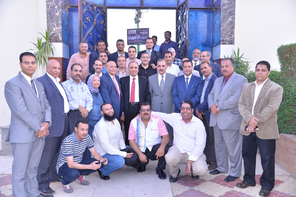 لقاء نقيب الصحفيين بمحافظ أسيوط  (1)
