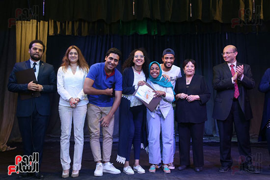 تكريم سميرة عبد العزيز بمهرجان المسرح الحر بجامعة عين شمس  (54)