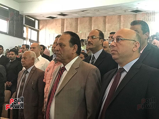 الحضور-بالتكريم