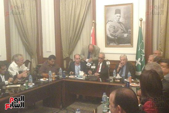 خلال لقاء مفتوح مع أعضاء جمعية المراسلين الأجانب بالقاهرة (1)