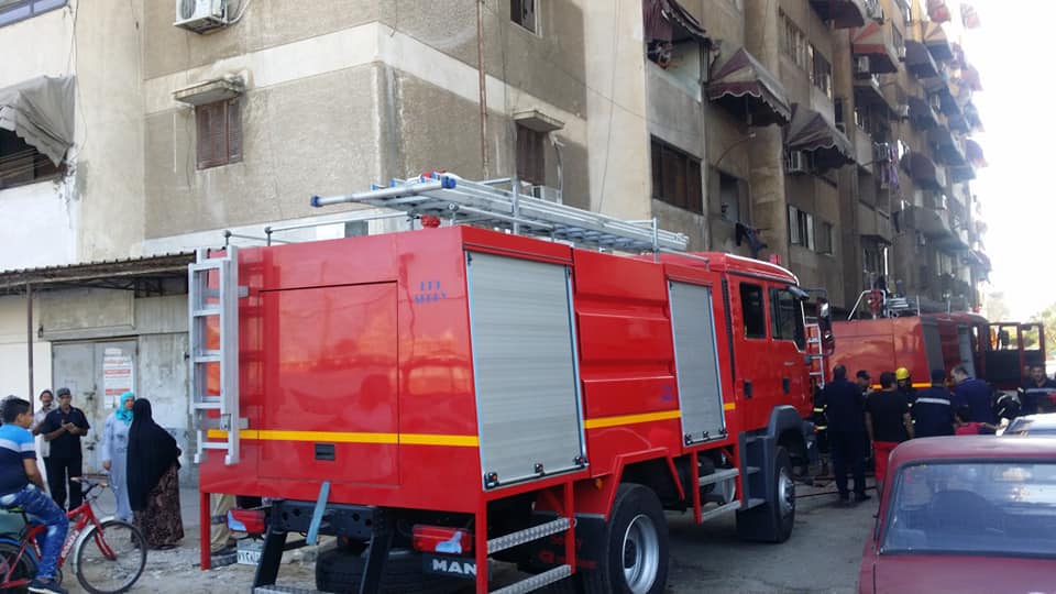 سيارات الإطفاء بمنطقة مبارك للسيطرة على الحريق