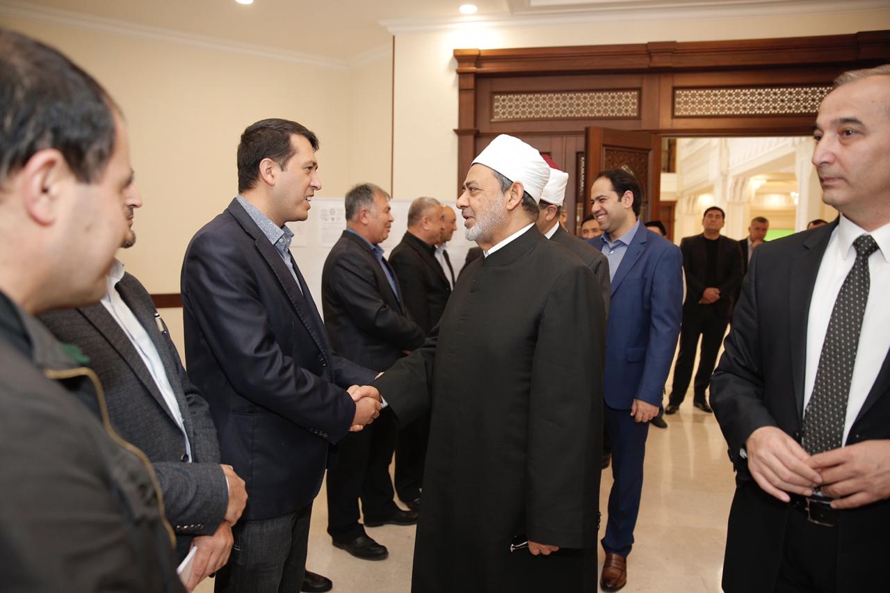 الإمام الأكبر يزور معهد البيروني للمخطوطات في طشقند (2)