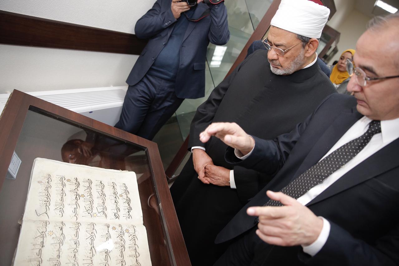 الإمام الأكبر يزور معهد البيروني للمخطوطات في طشقند (3)