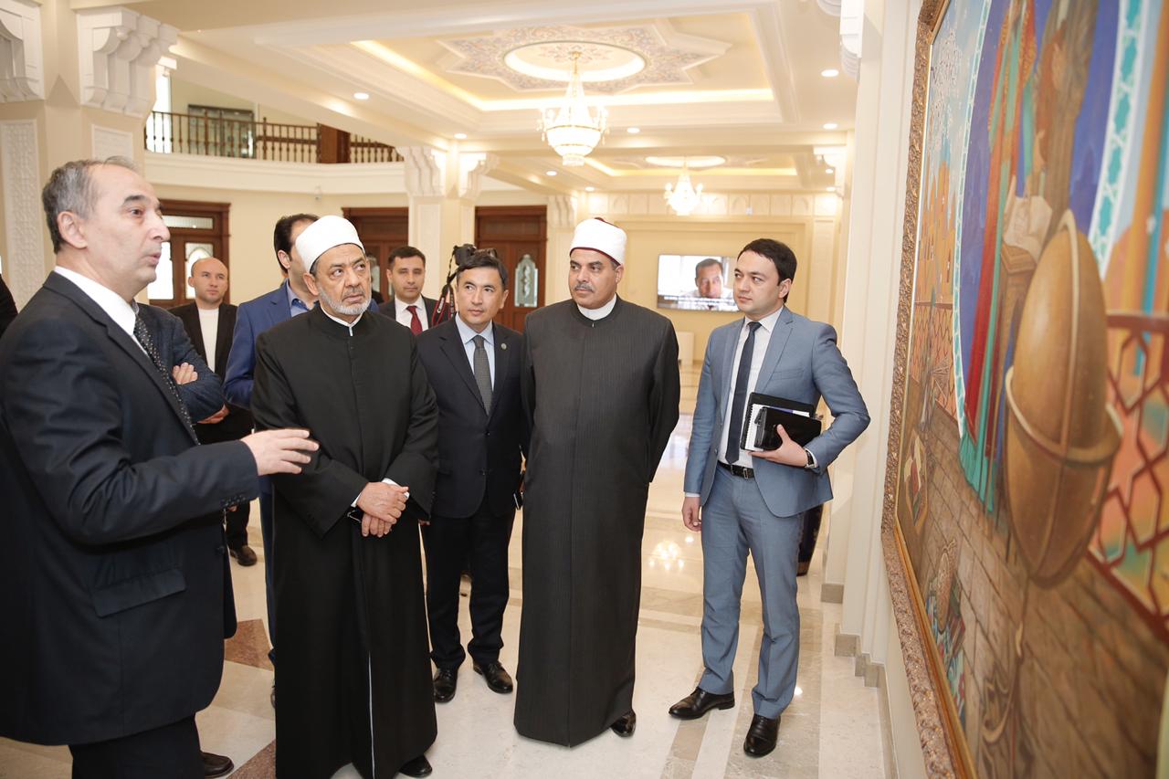 الإمام الأكبر يزور معهد البيروني للمخطوطات في طشقند (5)