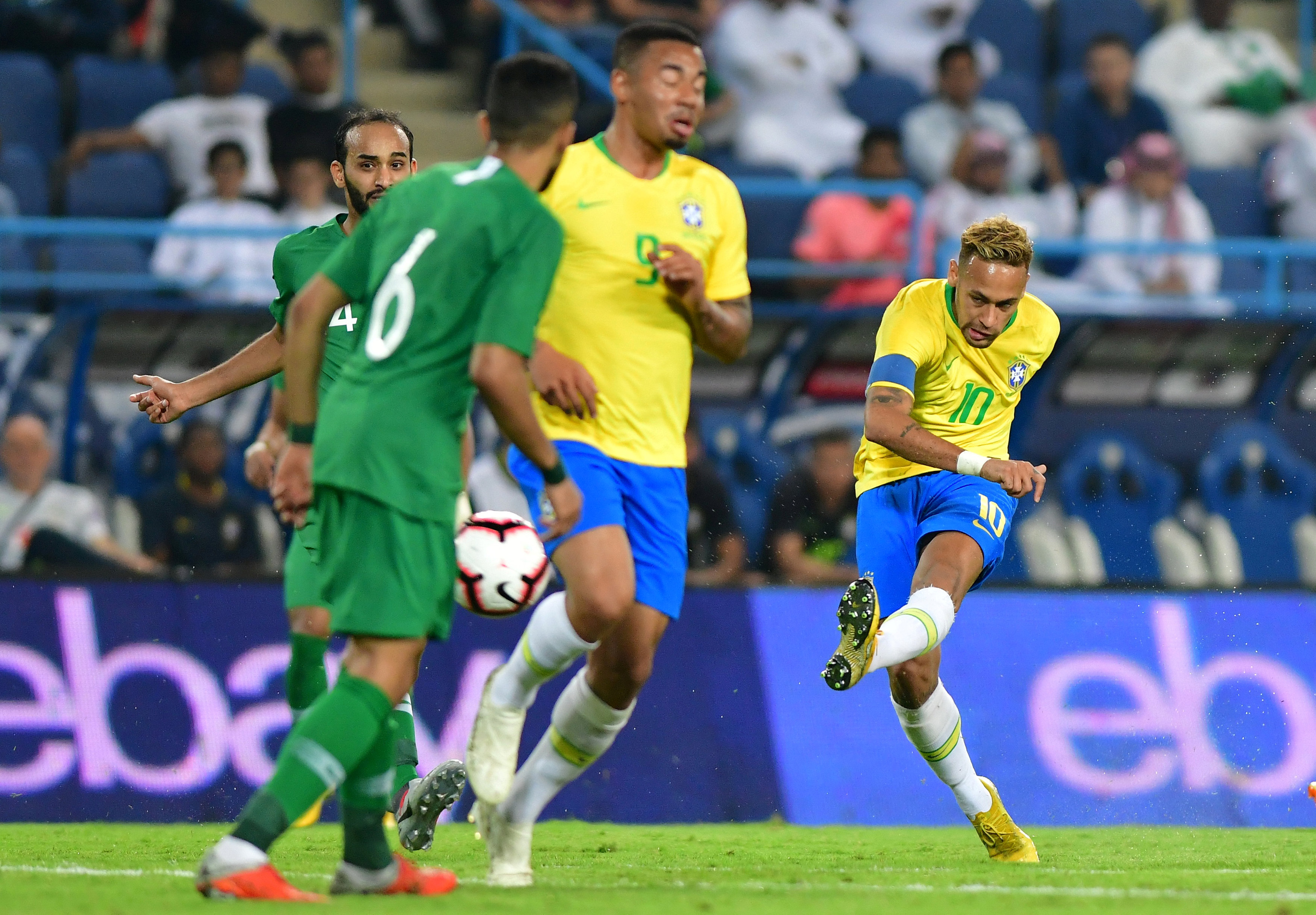 مباراة السعودية ضد البرازيل  (15)