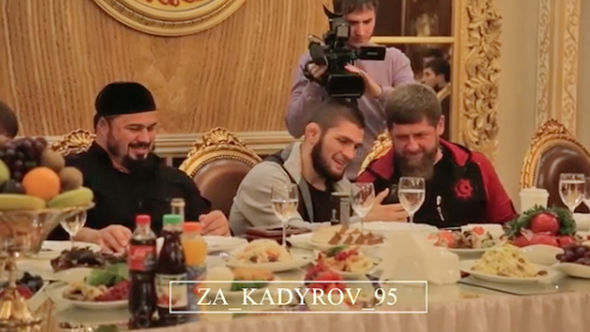 رئيس الشيشان يستقبل الملاكم الروسي