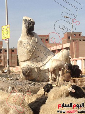 تشوه وجه تمثال الفلاحة المصرية بالجيزة