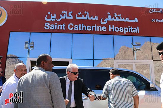 محافظ جنوب سيناء يتفقد مستشفى سانت كاترين