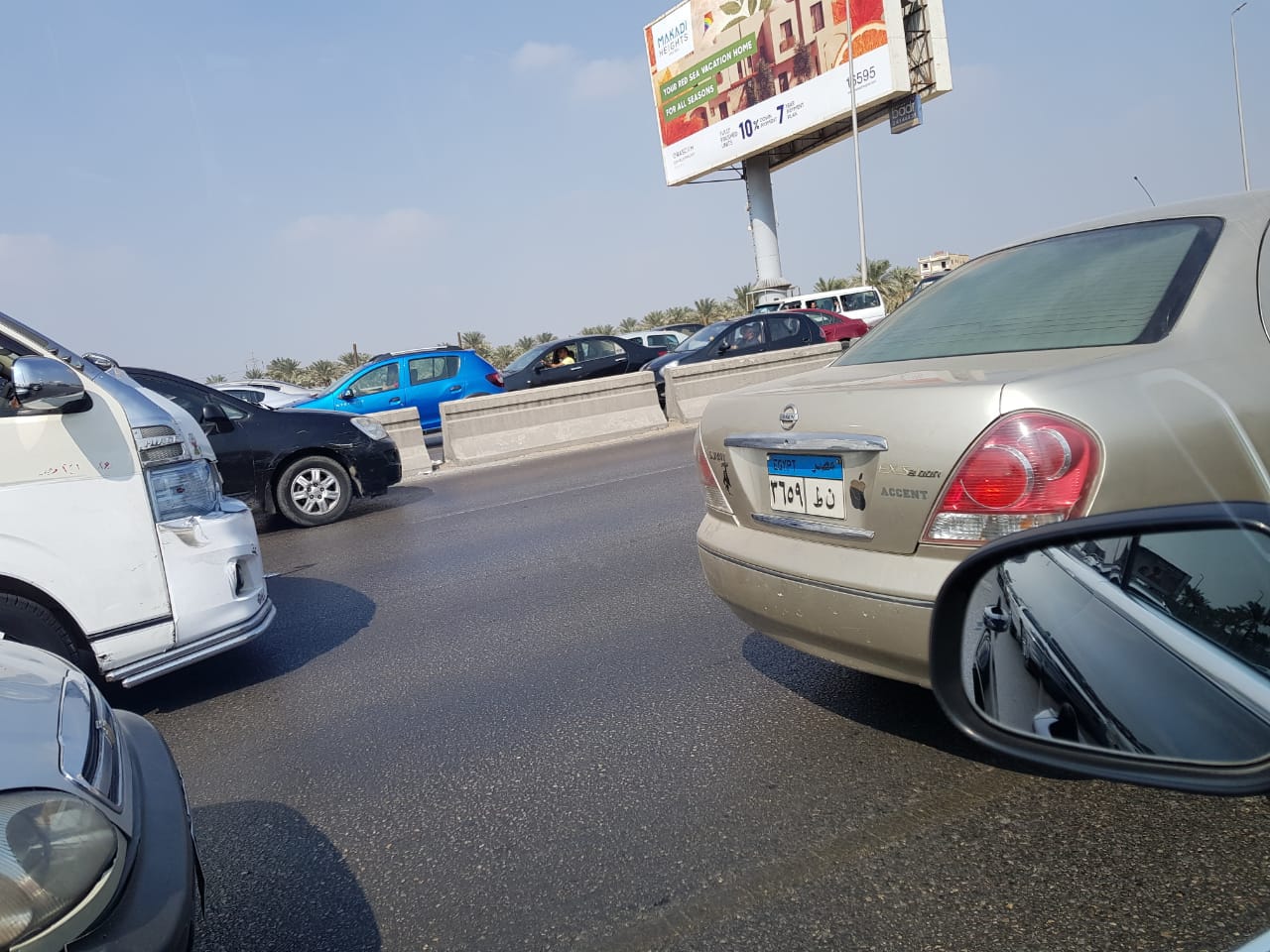 كثافات مرورية بالطريق