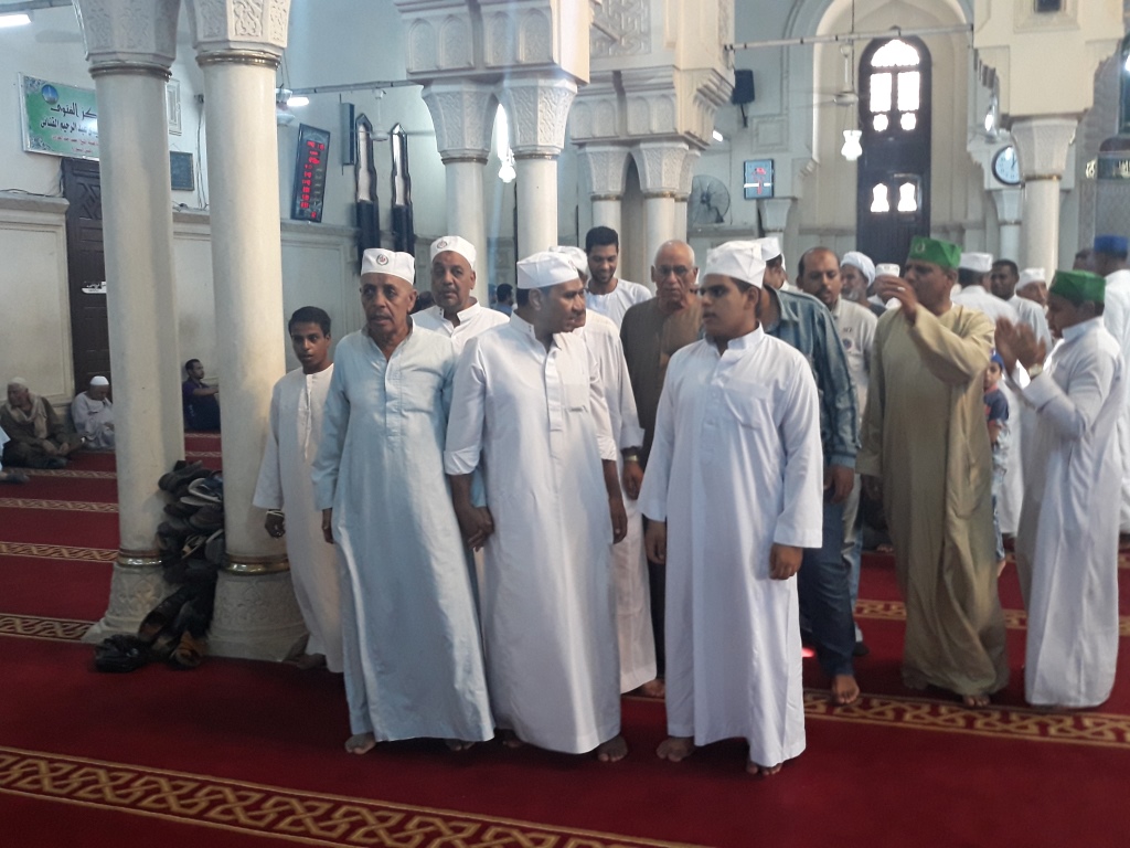 10 مسيرة صوفية ييقودها الخليفة بالمسجد
