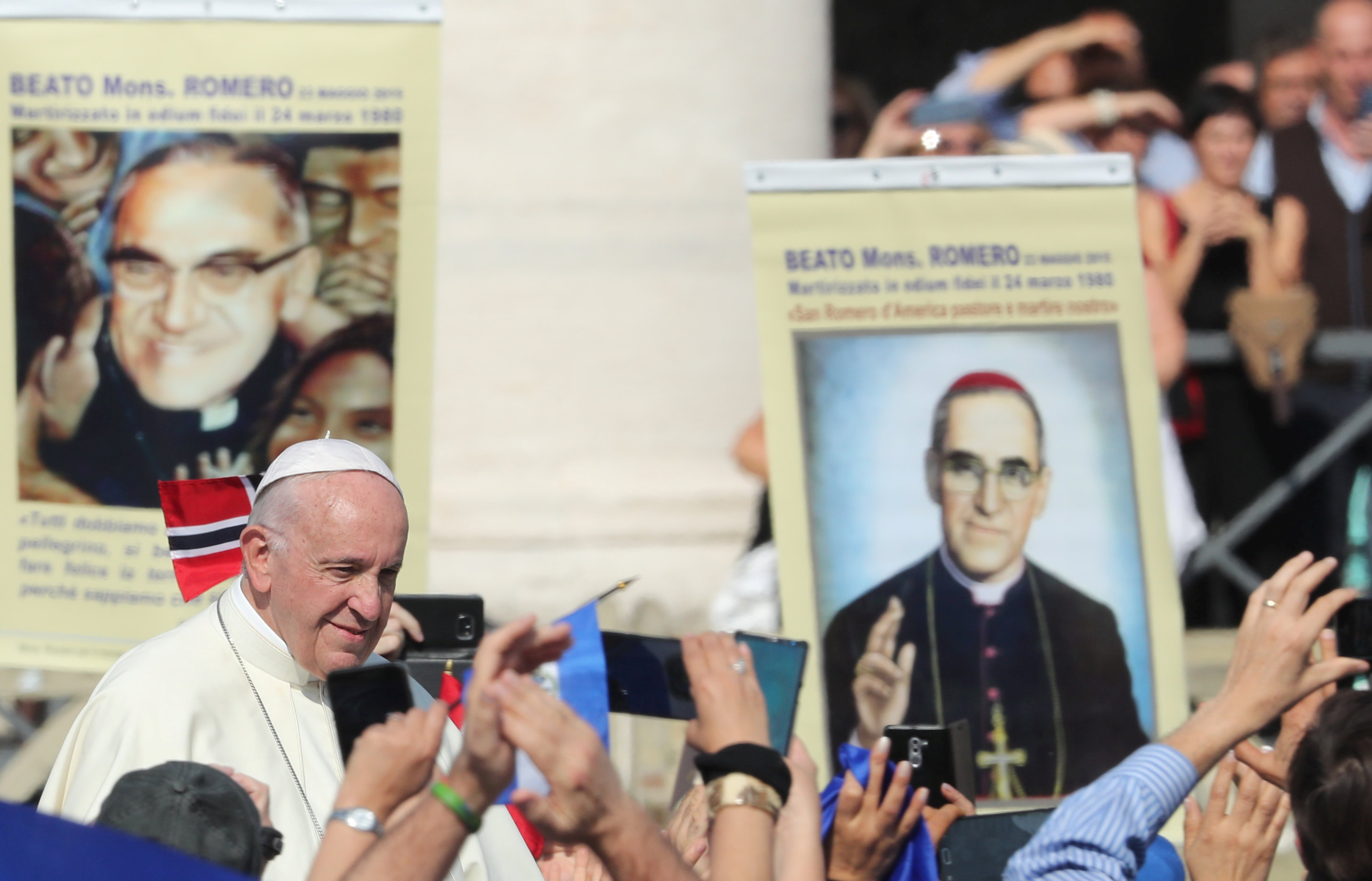 البابا فرنسيس يترأس قداس الإعلان عن القديسين الجدد