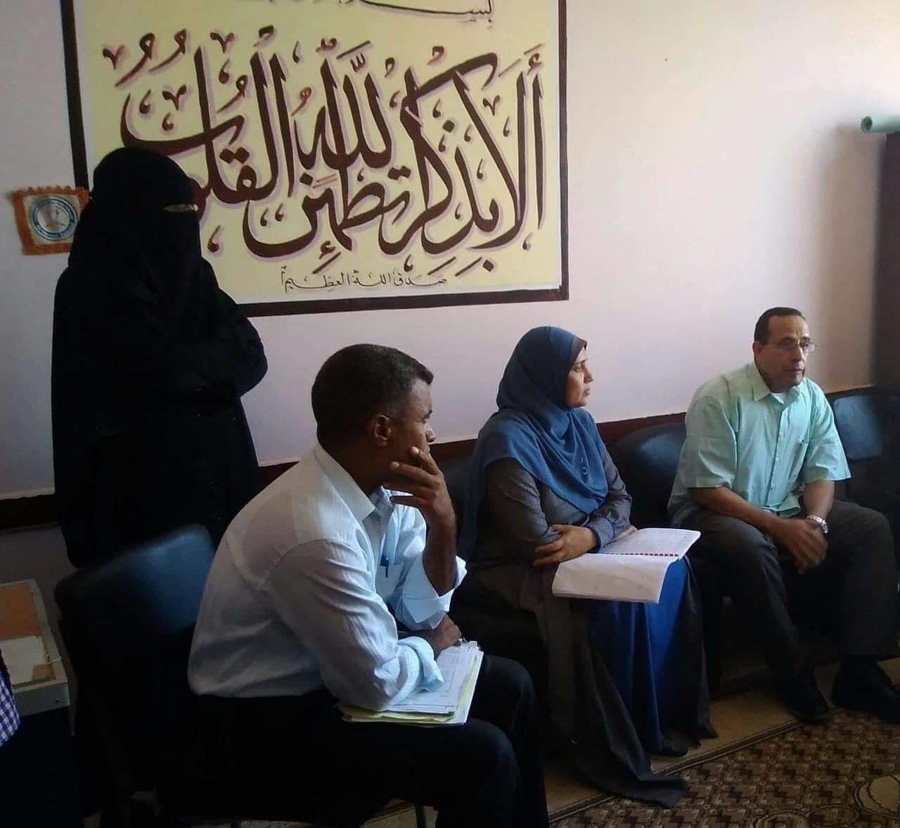 محافظ شمال سيناء يستمع للمعلمين