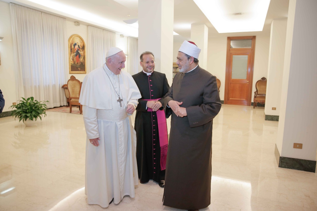  شيخ الازهر والبابا فرنسيس (1)