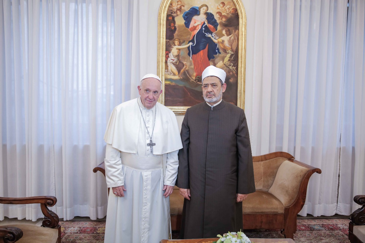  شيخ الازهر والبابا فرنسيس (6)