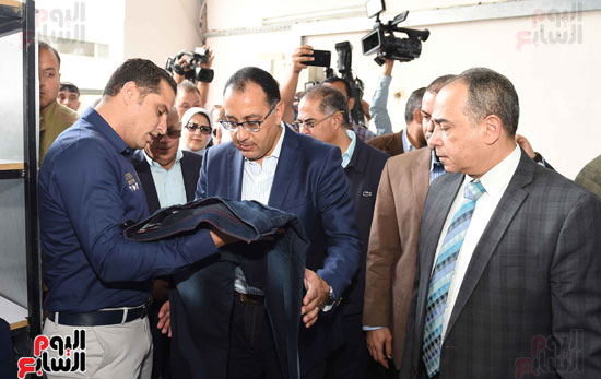 جولة رئيس الوزراء فى بورسعيد لتفقد عدد من المشروعات  (21)