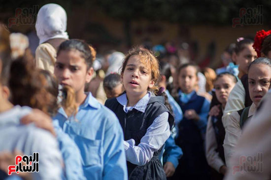 مستقبل وطن بالقاهرة توزع 1500 حقيبة مدرسية (5)