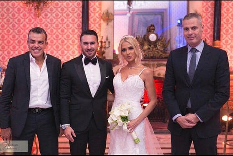 خالد مرتجى مع العروسين
