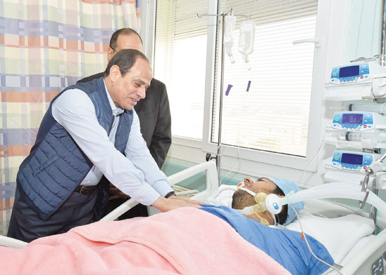 زيارة-الرئيس-الى-الضابط-محمد-الحايس-بالمستشفى--1-11-2017-(4)