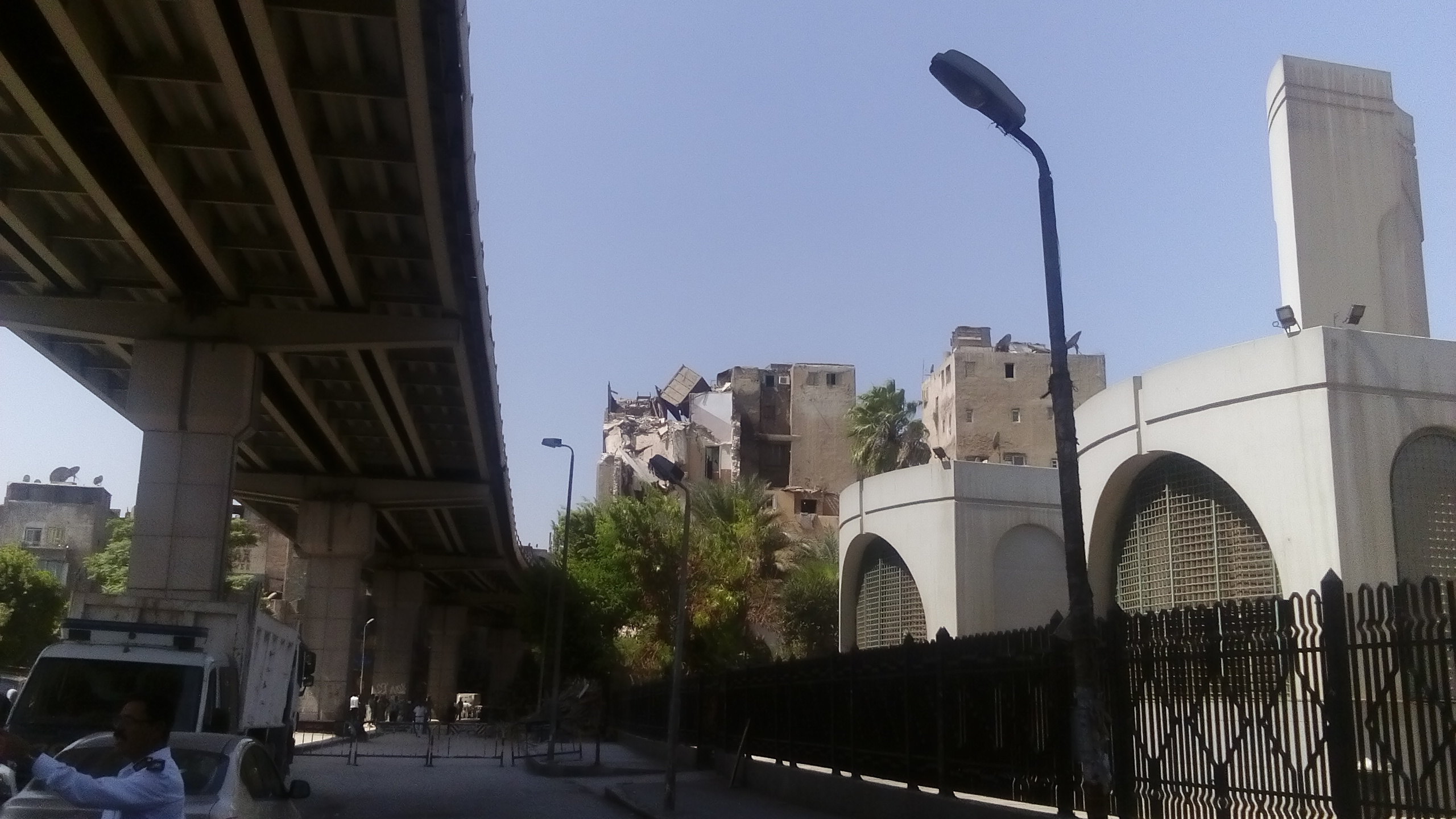 عقار الموسكى المنهار  (15)