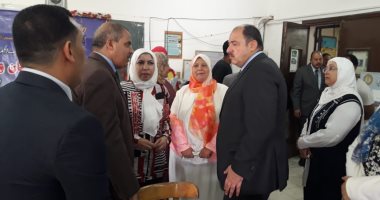جانب من جولة الدكتور محمد المحرصاوى رئيس جامعة الأزهر بكلية فرع البنات