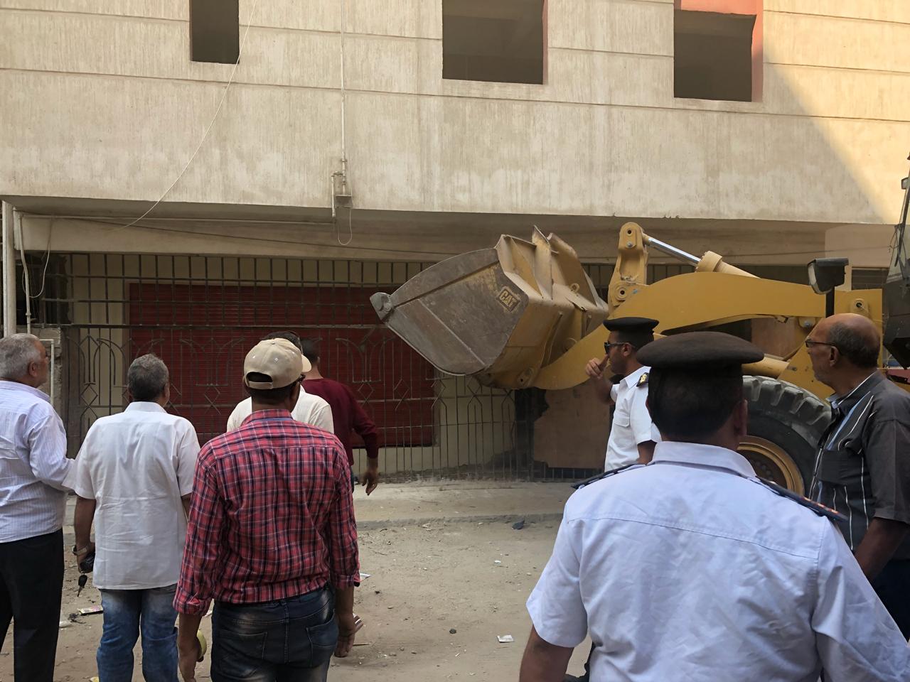 الاوناش تداهم الجراجات المخالفة