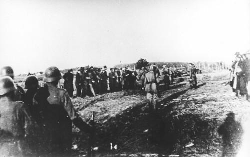 Execution_of_serbs_in_Kragujevac_on_21_10_1941