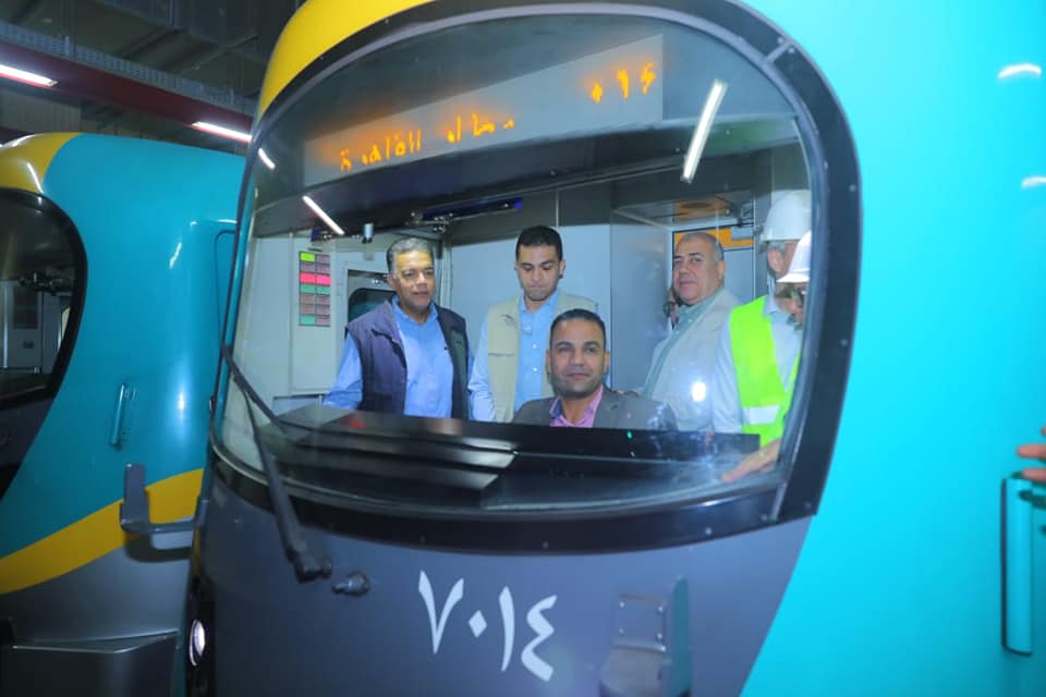 وزير النقل يشهد بدء اختبارات التشغيل لمترو مصر الجديدة  (7)