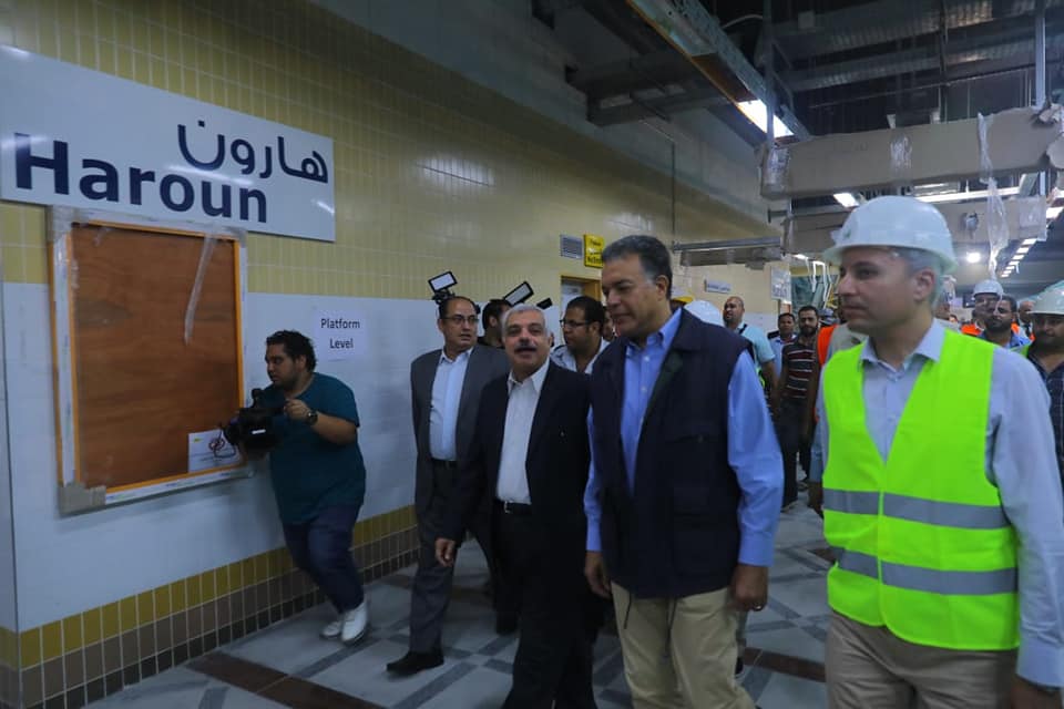 وزير النقل يشهد بدء اختبارات التشغيل لمترو مصر الجديدة  (3)