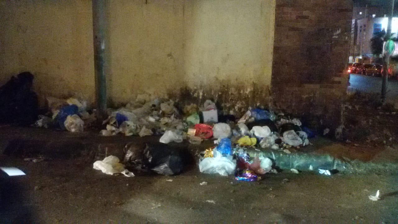 انتشار القمامة فى شارع المعسكر الرومانى بالإسكندرية (3)