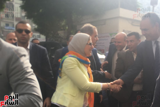 وزيرة الصحة تتفقد مستشفات أسيوط (2)
