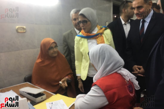 وزيرة الصحة تتفقد مستشفات أسيوط (4)