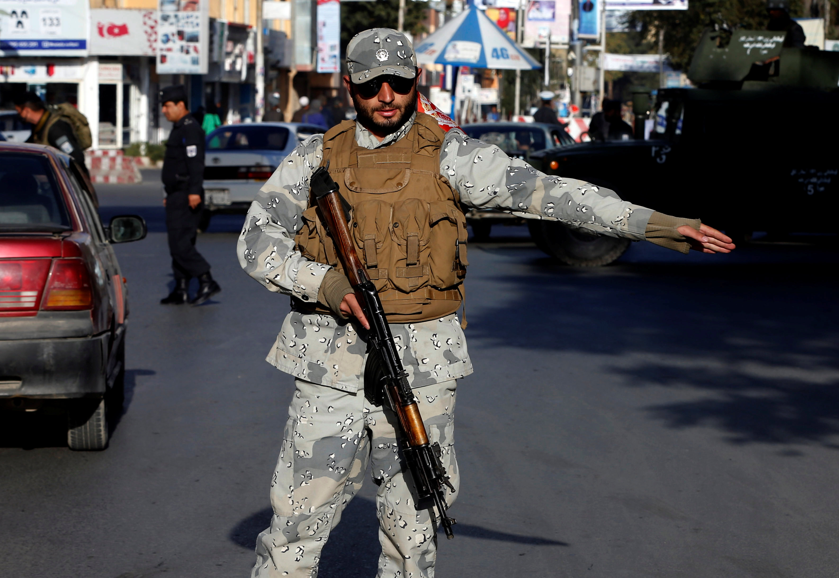 قوات الجيش والشرطة الأفغانية