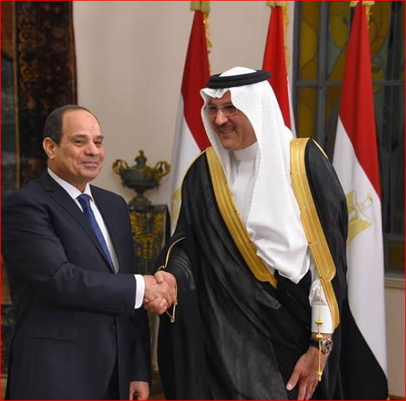 السفير مع الرئيس