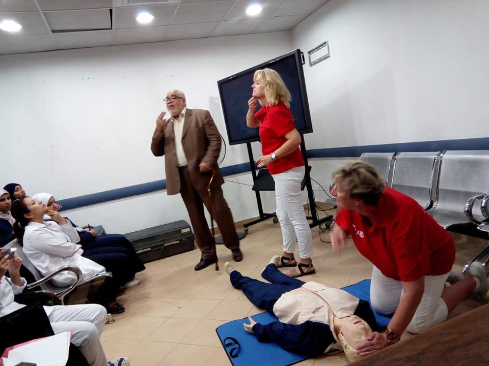 صحة الأقصر تستقبل فريق طبي هولندي لتدريب 30 ممرضة بمستشفي الأقصر العام (2)