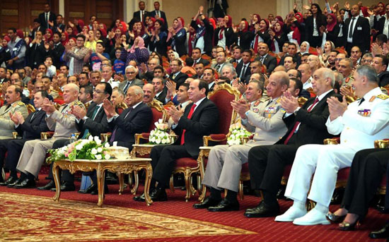الرئيس السيسى يشهد احتفالية انتصارات أكتوبر بمركز المنارة (8)