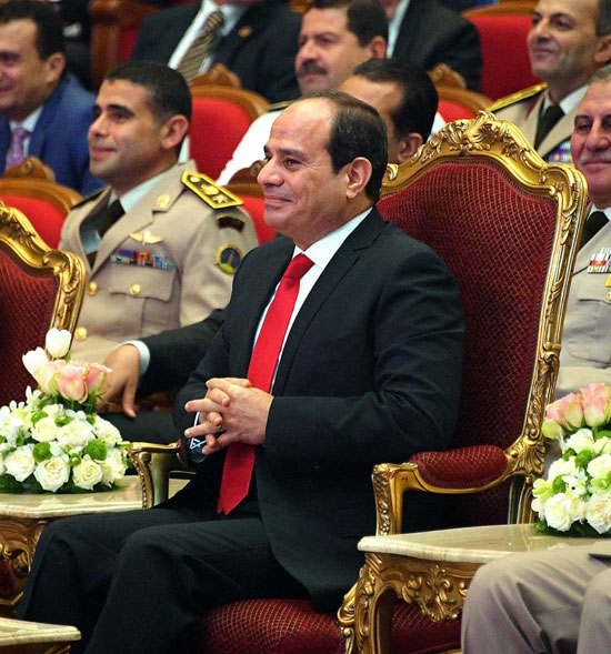 الرئيس السيسى يشهد احتفالية انتصارات أكتوبر بمركز المنارة (7)