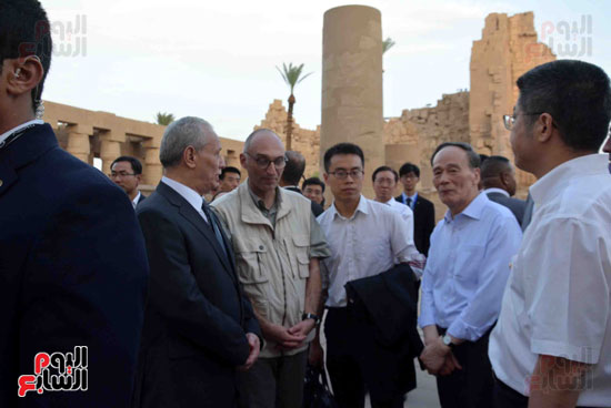 نائب الرئيس الصيني يبدأ زيارته لمصر بالإستمتاع بسحر الحضارة الفرعونية في معابد الكرنك والأقصر