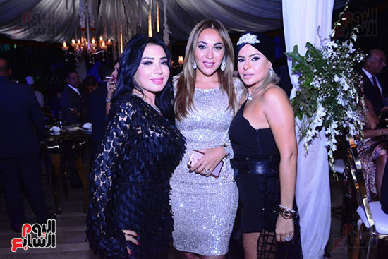 ميمى جمال تحتفل بزفاف حفيدتها بحضور نجوم الفن والمشاهير (8)
