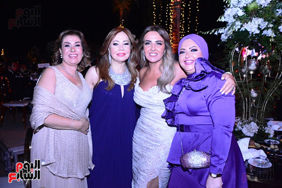 ميمى جمال تحتفل بزفاف حفيدتها بحضور نجوم الفن والمشاهير (3)