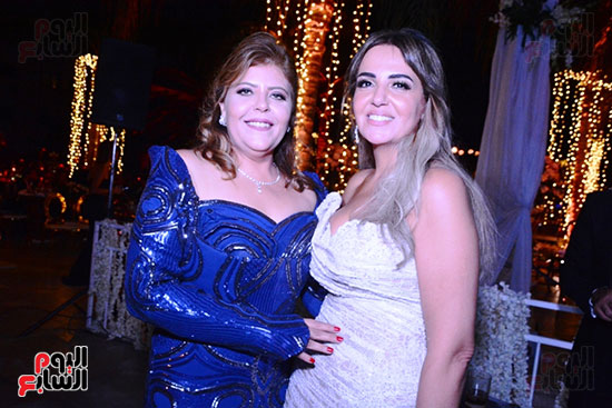ميمى جمال تحتفل بزفاف حفيدتها بحضور نجوم الفن والمشاهير (24)