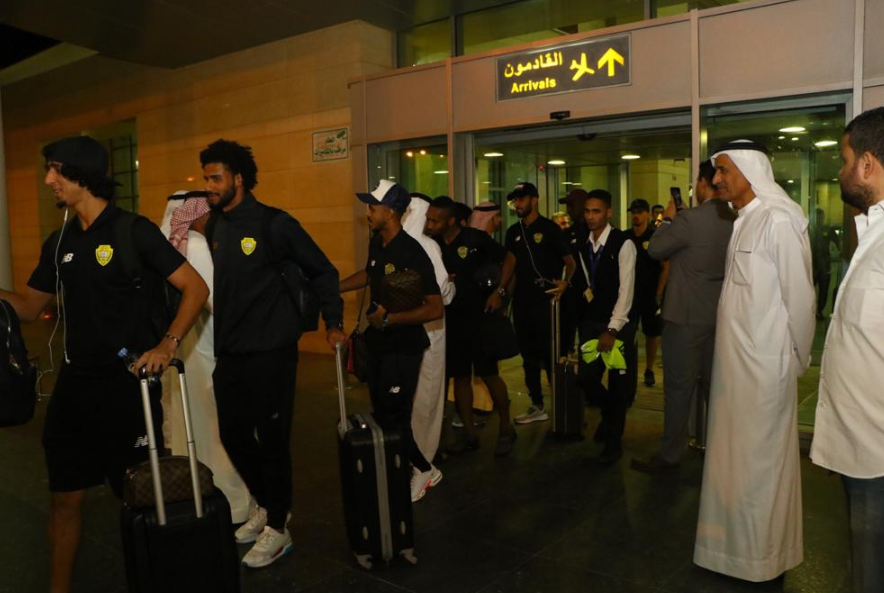 وصول فريق الوصل الإماراتى إلى الإسكندرية (3)