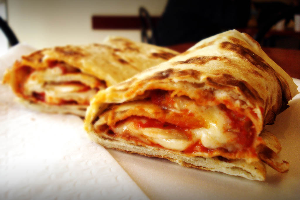 طريقة عمل ساندوتش البيتزا الايطالى المقرمش