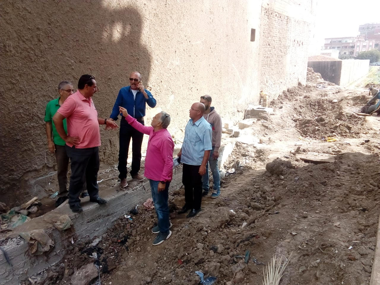 رئيس مدينة المحلة يتابع أعمال الإزالة  (4)