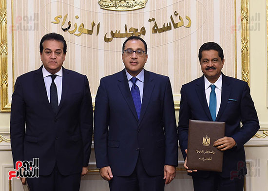 توقيع اتفاقية لإنشاء جامعة الخليج الطبية فى مصر (8)