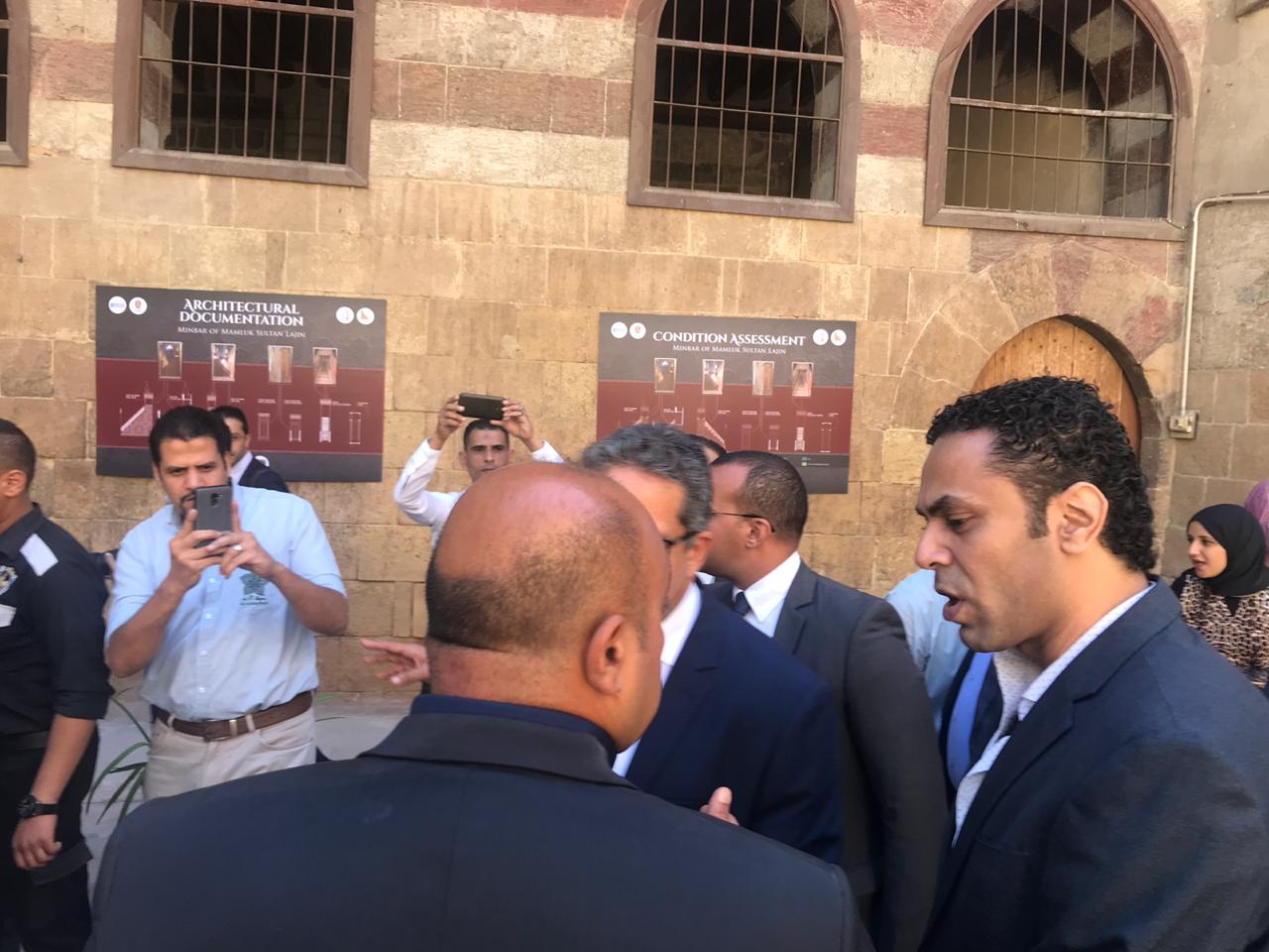وزير الآثار يتفقد بيت الرزاز بالدرب الأحمر تمهيدا لترميمه (2)